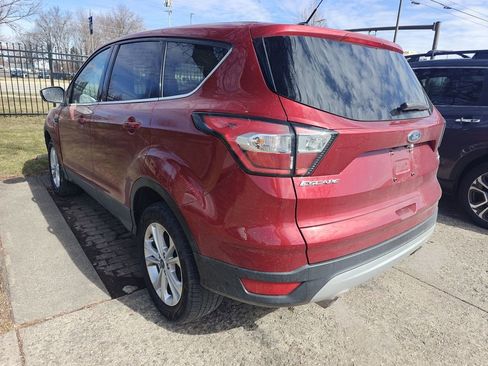 Used 2017 Ford Escape SE image 4