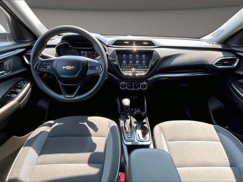 Used 2023 Chevrolet TrailBlazer LT w/ Convenience Package FWD image 11