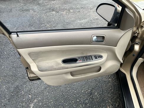 Used 2005 Chevrolet Cobalt LS FWD image 23