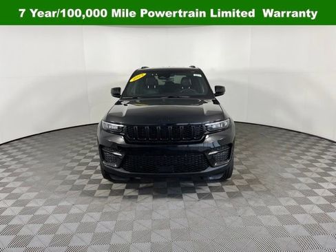 Used 2023 Jeep Grand Cherokee Altitude AWD/4WD image 2