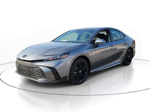 New 2026 Toyota Camry SE image 2