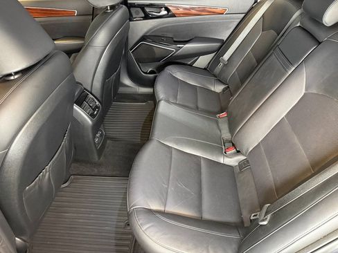 Used 2018 Kia Cadenza Premium w/ Luxury Package FWD image 23