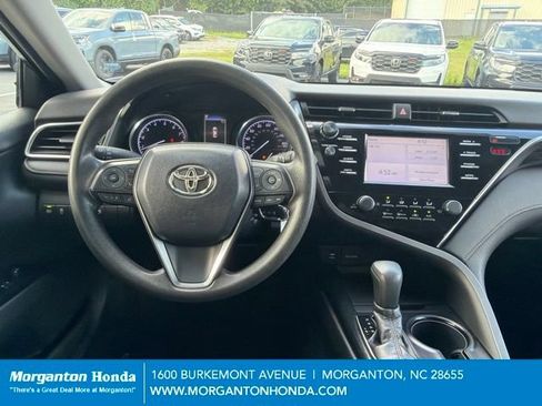 Used 2018 Toyota Camry LE FWD image 14