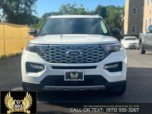 Used 2021 Ford Explorer Platinum w/ Equipment Group 601A AWD/4WD image 2