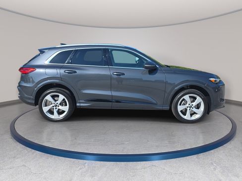 Certified 2025 Audi Q5 Premium Plus w/ Premium Plus AWD/4WD image 6