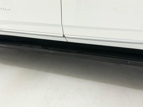 Used 2024 GMC Yukon XL Denali w/ Advanced Technology Package RWD image 50