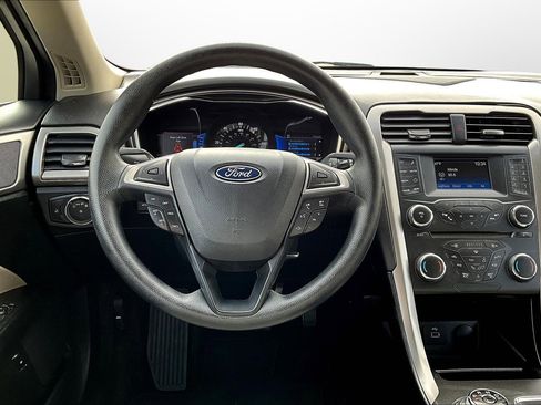 Used 2017 Ford Fusion S image 5