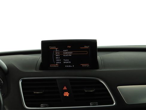 Used 2018 Audi Q3 2.0T Premium w/ Convenience Package image 19