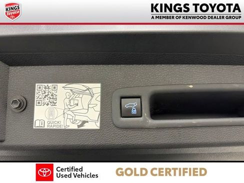 Certified 2024 Toyota Sienna Platinum FWD image 15