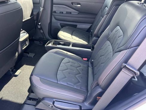 New 2026 Nissan Pathfinder Platinum AWD/4WD image 20