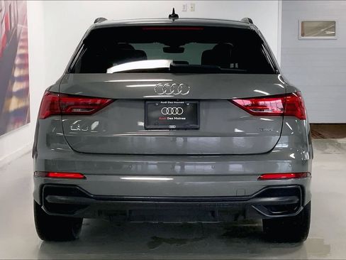 Used 2022 Audi Q3 2.0T Premium w/ Black Optic Sport Package image 5