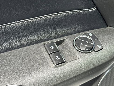 Used 2020 Ford Mustang Premium image 12