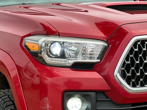 Used 2019 Toyota Tacoma TRD Sport image 32