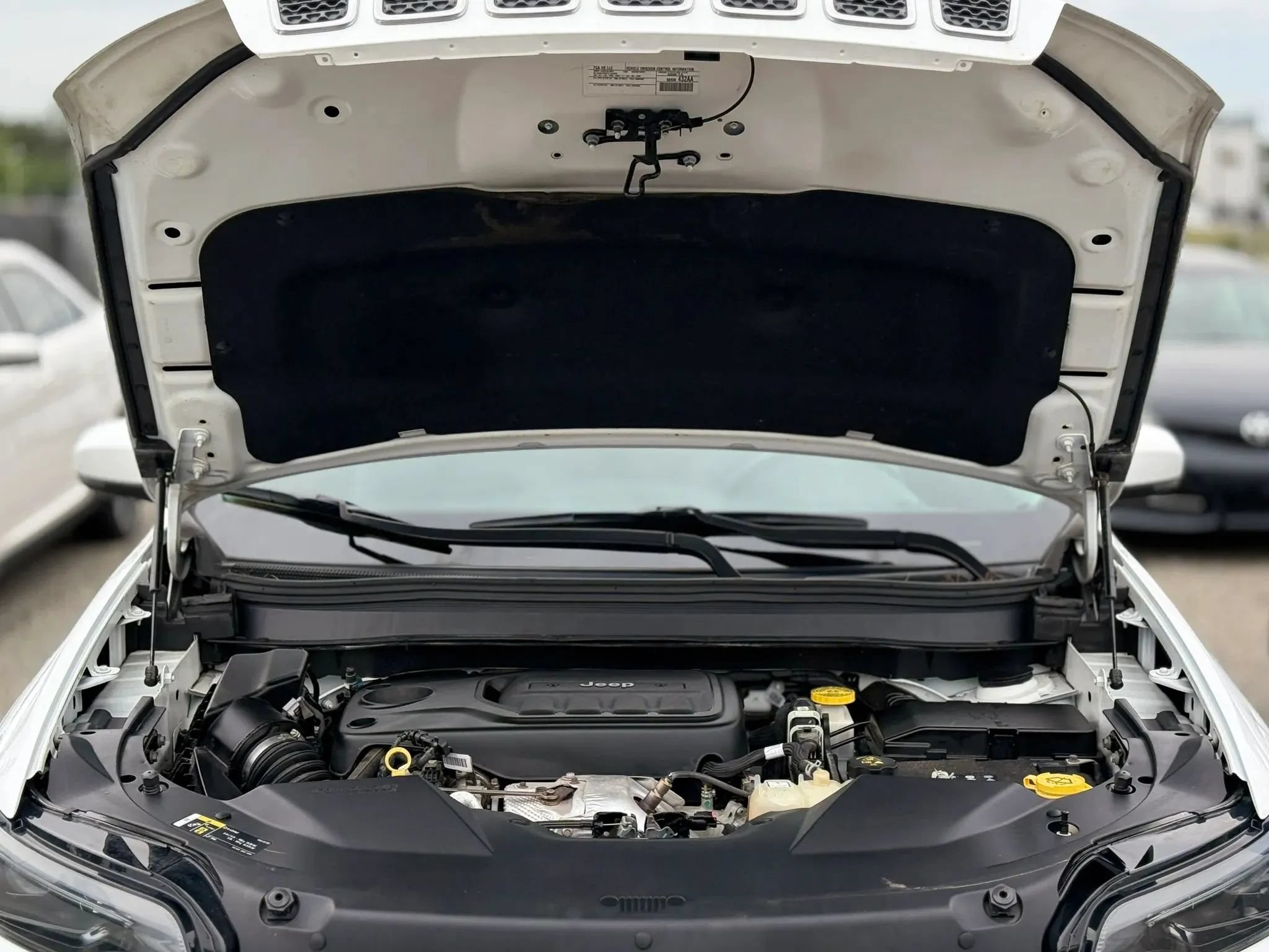 Used 2019 Jeep Cherokee Limited AWD/4WD image 29