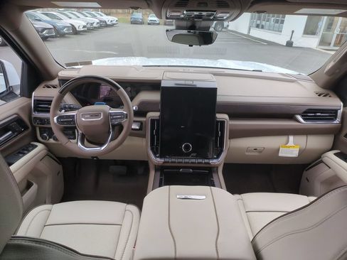 New 2026 GMC Yukon XL Denali w/ Denali Reserve Package AWD/4WD image 9