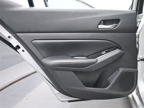 Used 2023 Nissan Altima 2.5 SL image 14