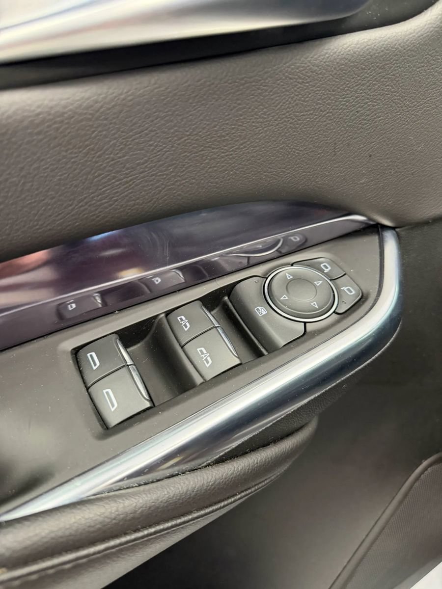 Used 2023 Cadillac XT4 Luxury w/ Cold Weather Package FWD image 24