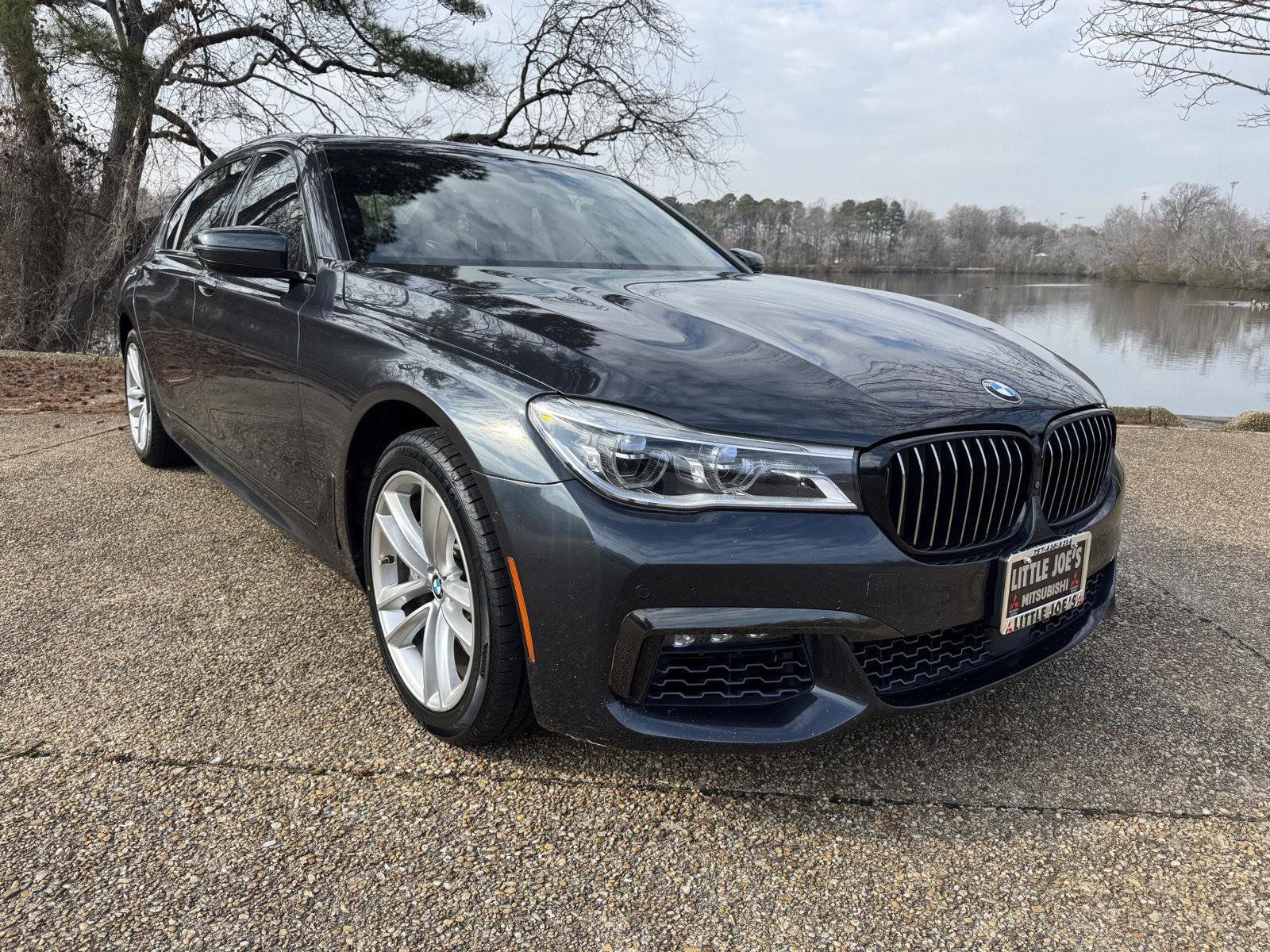 Used 2016 BMW 750i xDrive AWD/4WD image 1