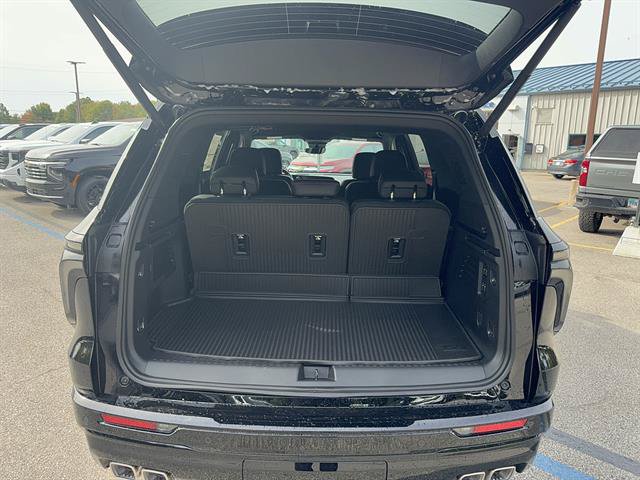 New 2027 Chevrolet Traverse RS w/ LPO, Floor Liner Package AWD/4WD image 7