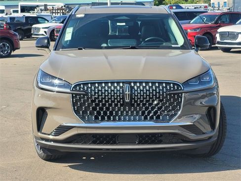 New 2026 Lincoln Aviator Reserve image 3