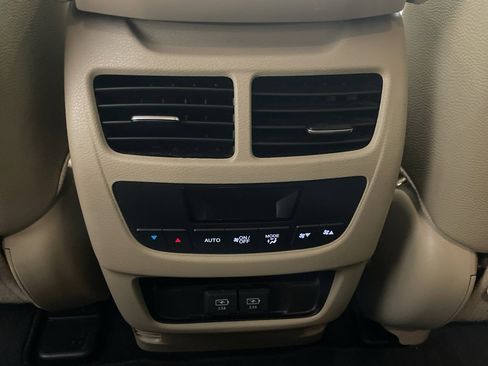 Used 2020 Acura MDX SH-AWD image 32