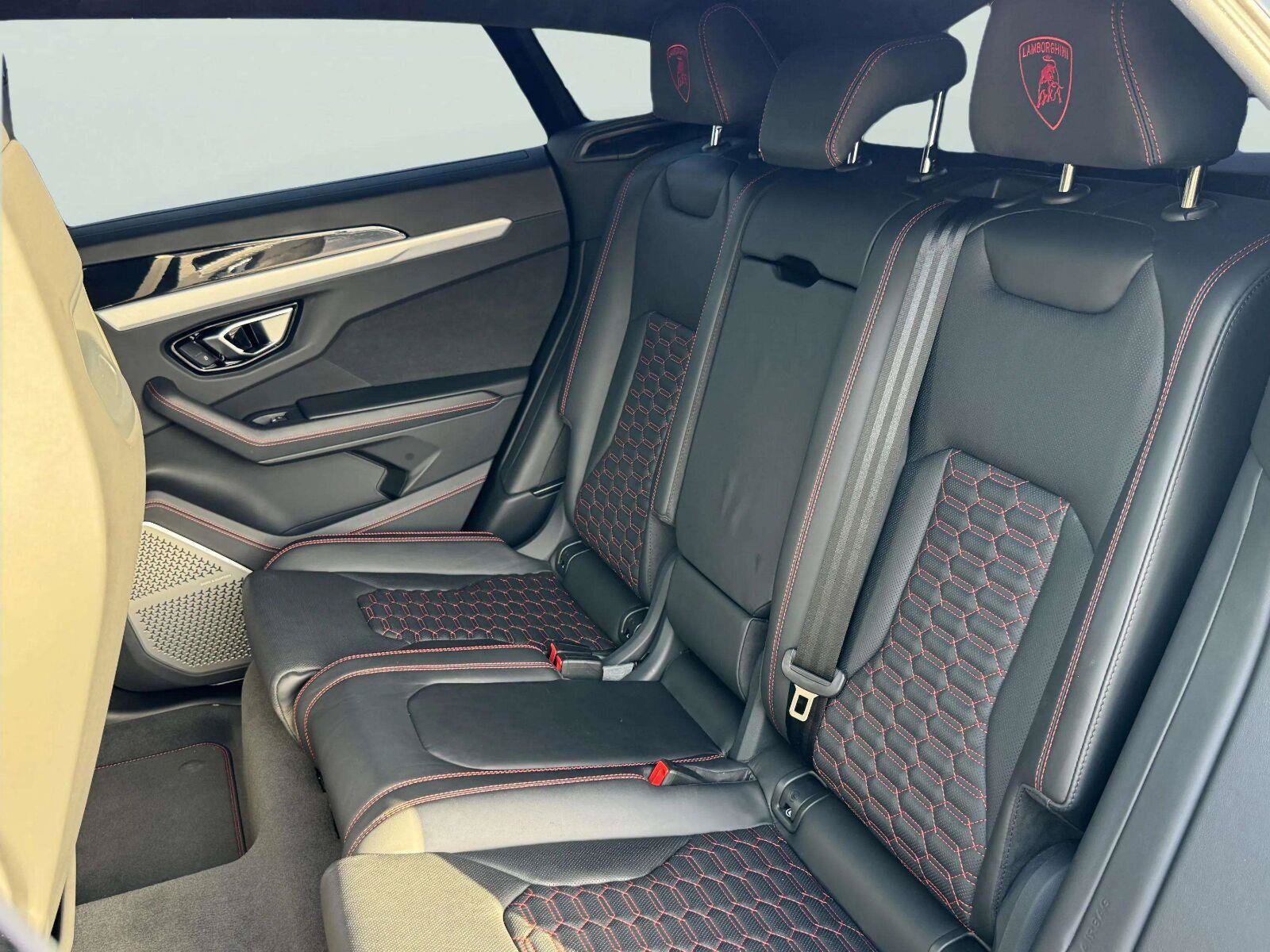 Used 2021 Lamborghini Urus AWD/4WD image 52