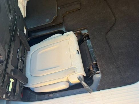 Used 2017 Chrysler Pacifica Touring w/ Tire & Wheel Group FWD image 14