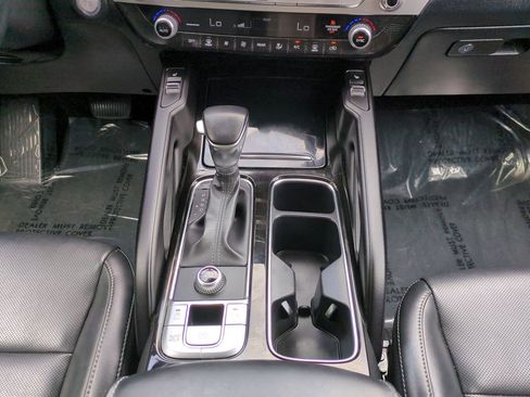 Used 2025 Kia Telluride S FWD image 19