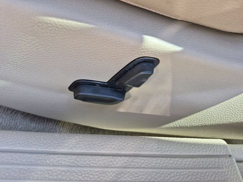 Used 2012 Mercedes-Benz C 300 4MATIC Sedan image 17