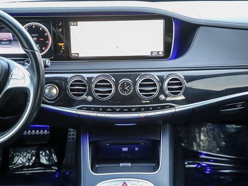 Used 2017 Mercedes-Benz S 550 Sedan image 17