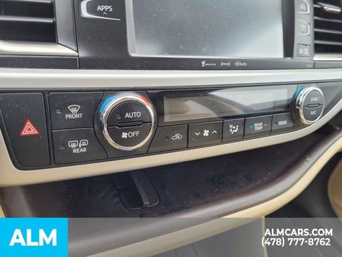 Used 2019 Toyota Highlander XLE image 9