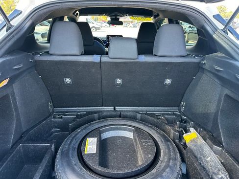 Used 2020 Toyota C-HR XLE image 38