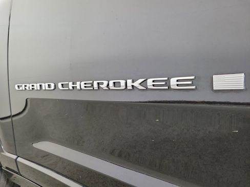 Used 2023 Jeep Grand Cherokee L Overland w/ Luxury Tech Group IV RWD image 8