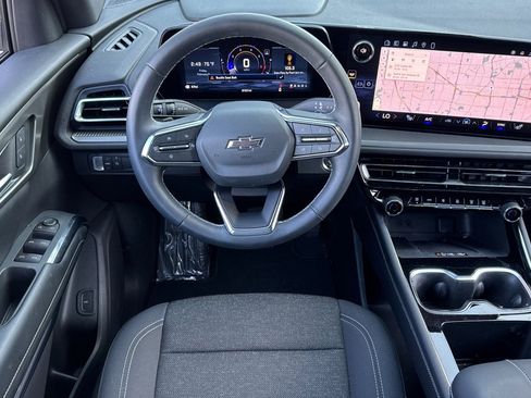 Used 2026 Chevrolet Traverse LT w/ Midnight/Sport Edition image 17