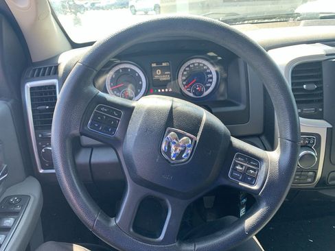 Used 2016 RAM 1500 Classic SLT AWD/4WD image 17