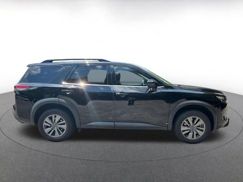 Used 2025 Nissan Pathfinder SV FWD image 13