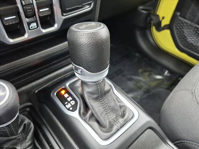 Used 2023 Jeep Wrangler Unlimited w/ Cold Weather Group AWD/4WD image 18