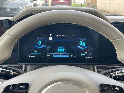 Used 2025 Hyundai Elantra SEL image 41