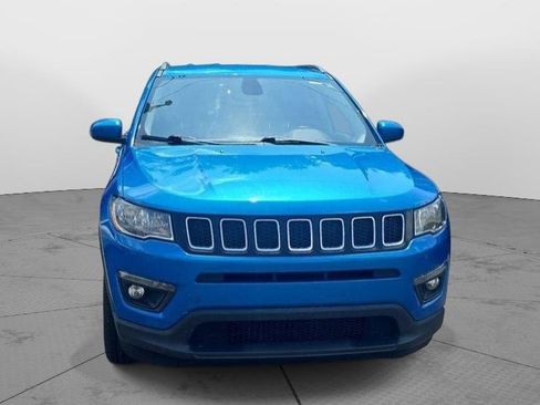Used 2019 Jeep Compass Latitude w/ Popular Equipment Group AWD/4WD image 3