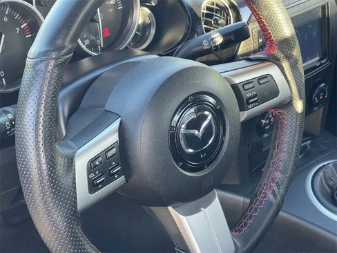 Used 2006 MAZDA MX-5 Miata Grand Touring image 17