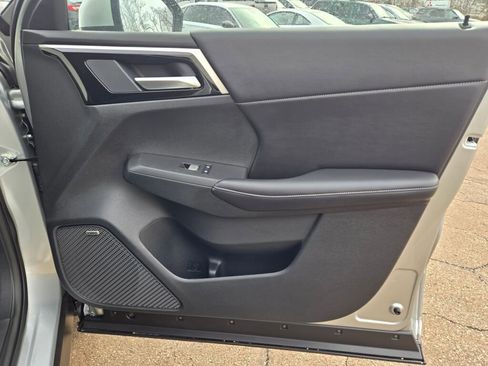 New 2026 Mitsubishi Outlander SE image 6