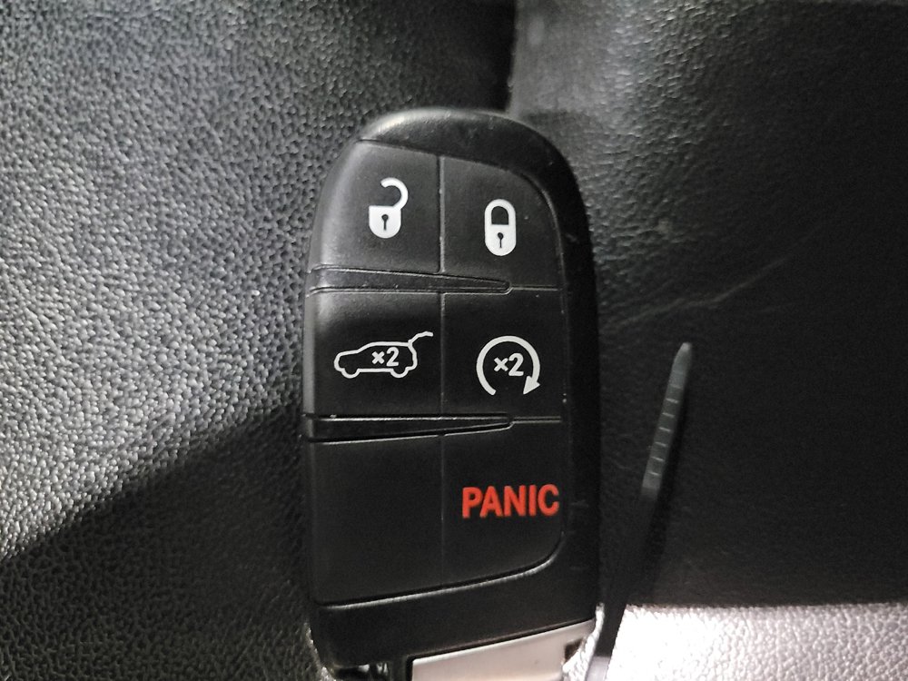Used 2021 Jeep Grand Cherokee Limited AWD/4WD image 32