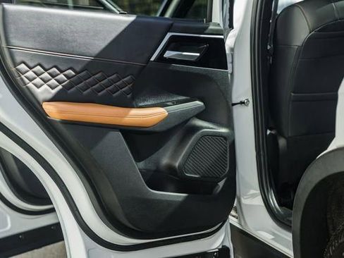 Used 2024 Mitsubishi Outlander SEL image 38