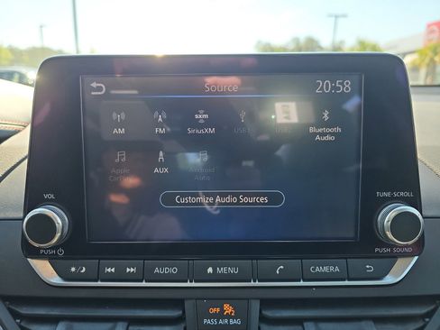 Used 2024 Nissan Altima 2.5 SR FWD image 23