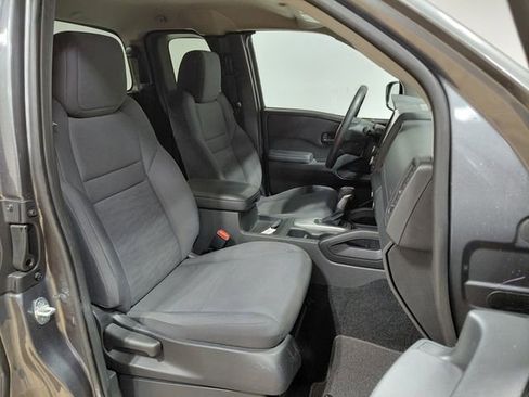 Used 2024 Nissan Frontier S w/ Technology Package RWD image 16