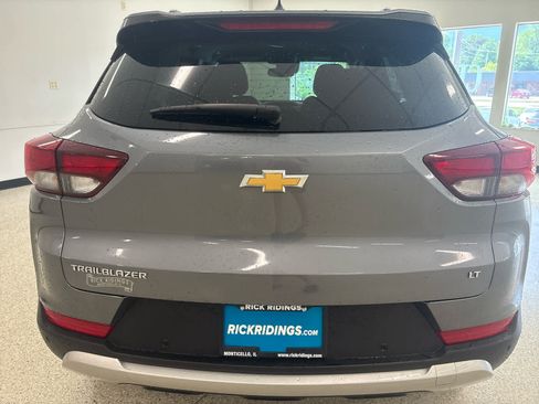 Used 2022 Chevrolet TrailBlazer LT w/ Convenience Package FWD image 6