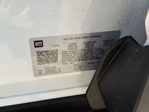 Certified 2025 Chevrolet Trax LT image 37