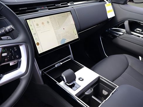 New 2025 Land Rover Range Rover SE image 26