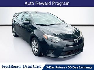 Used 2015 Toyota Corolla LE FWD video 1
