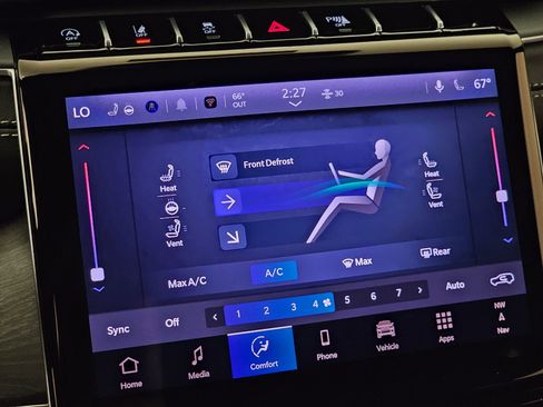 New 2025 Jeep Grand Cherokee Limited w/ Luxury Tech Group II image 23